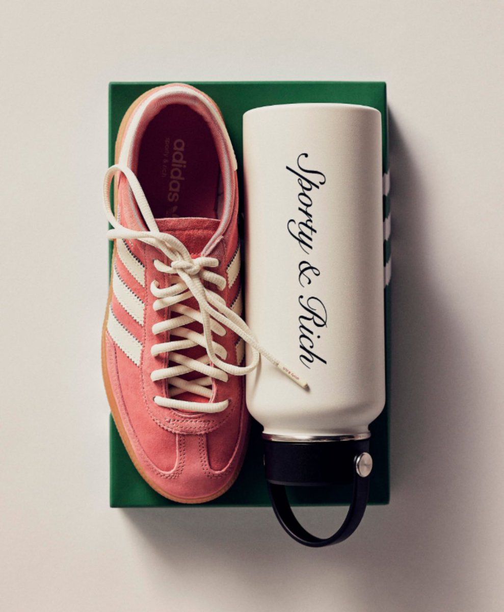 daadstylist's tweet photo. مجموعة احذية جديدة تعاون بين 
Sporty &amp; Rich و adidas Originals https://t.co/8AkARR6sU1