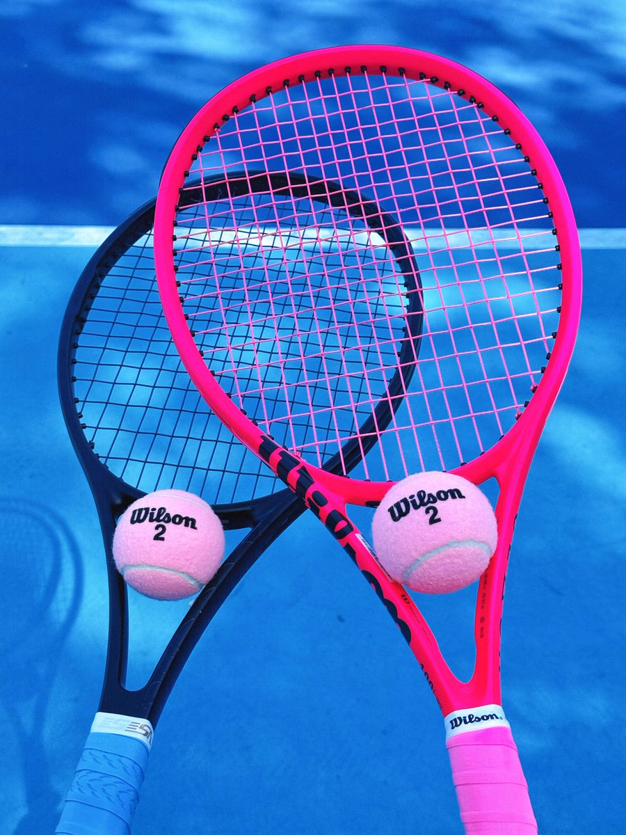 Even if your tennis skills are average, as long as your racket looks good, or you use humor to lighten the pressure and atmosphere on the court, the game can become a lot more fun. Haha!