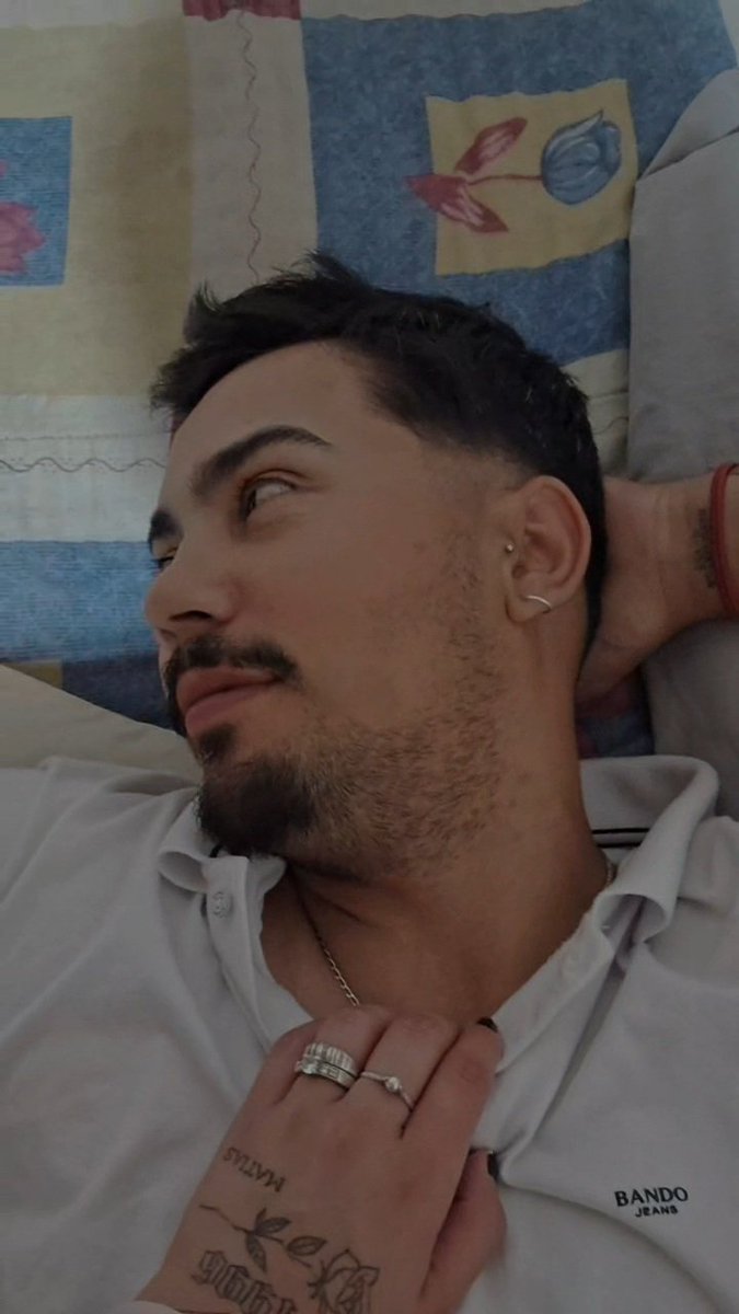 agusnoagos's tweet photo. Mi amor tan lindo ibas a ser ? 🙏🧎‍♀️‍➡️ https://t.co/e33CzC0HpP