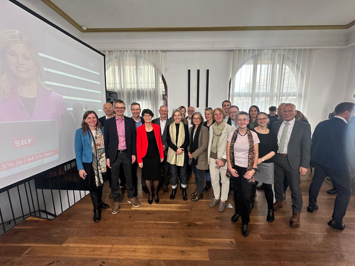 JA, geschafft!! EFAS durch, ein grosser Schritt getan. Gut für die ambulante Medizin, gut für die Haus- und Kinderarztmedizin