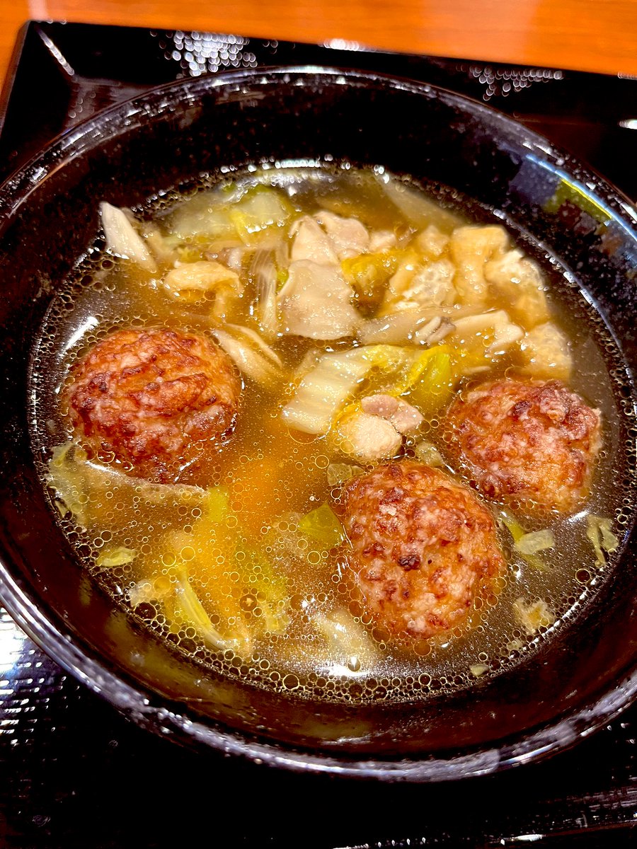 aki_0706u's tweet image. 丸亀製麺
やっとありつけました❗️
わがまち釜揚げうどん　東京ver🗼
江戸前塩ちゃんこつけ汁を頂きました🍲
ちゃんこの締めにうどんを入れた感じで美味しかったです🍲
他のわがまちももっと食べたいですね🙋‍♂️🍲

jp.marugame.com/index.html

#塩ちゃんこ　#丸亀製麺