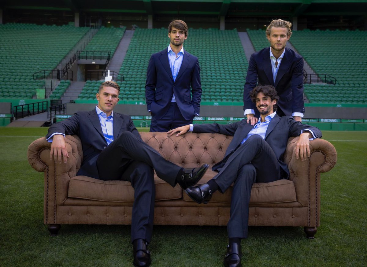 👔
