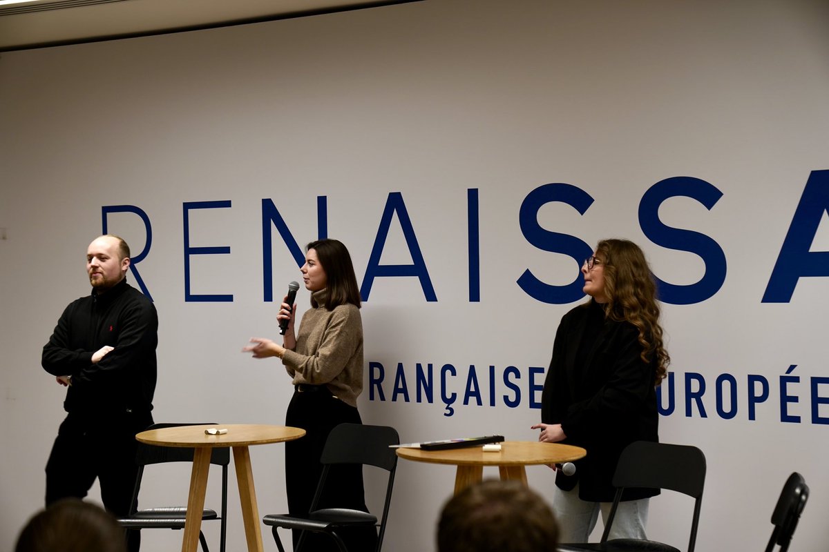MaximeDepardieu's tweet photo. 🤝InterJAM @JeunesMacron75 X @jeunesmacronIDF 

Quel joie hier d’avoir retrouvé hier les JAM de Paris et d’IDF pour parler des enjeux éthiques, municipaux et budgétaires 🤩

Merci à tout les militants mais aussi aux élus présents pour l’occasion ! 👏 https://t.co/cDmc14YtS2