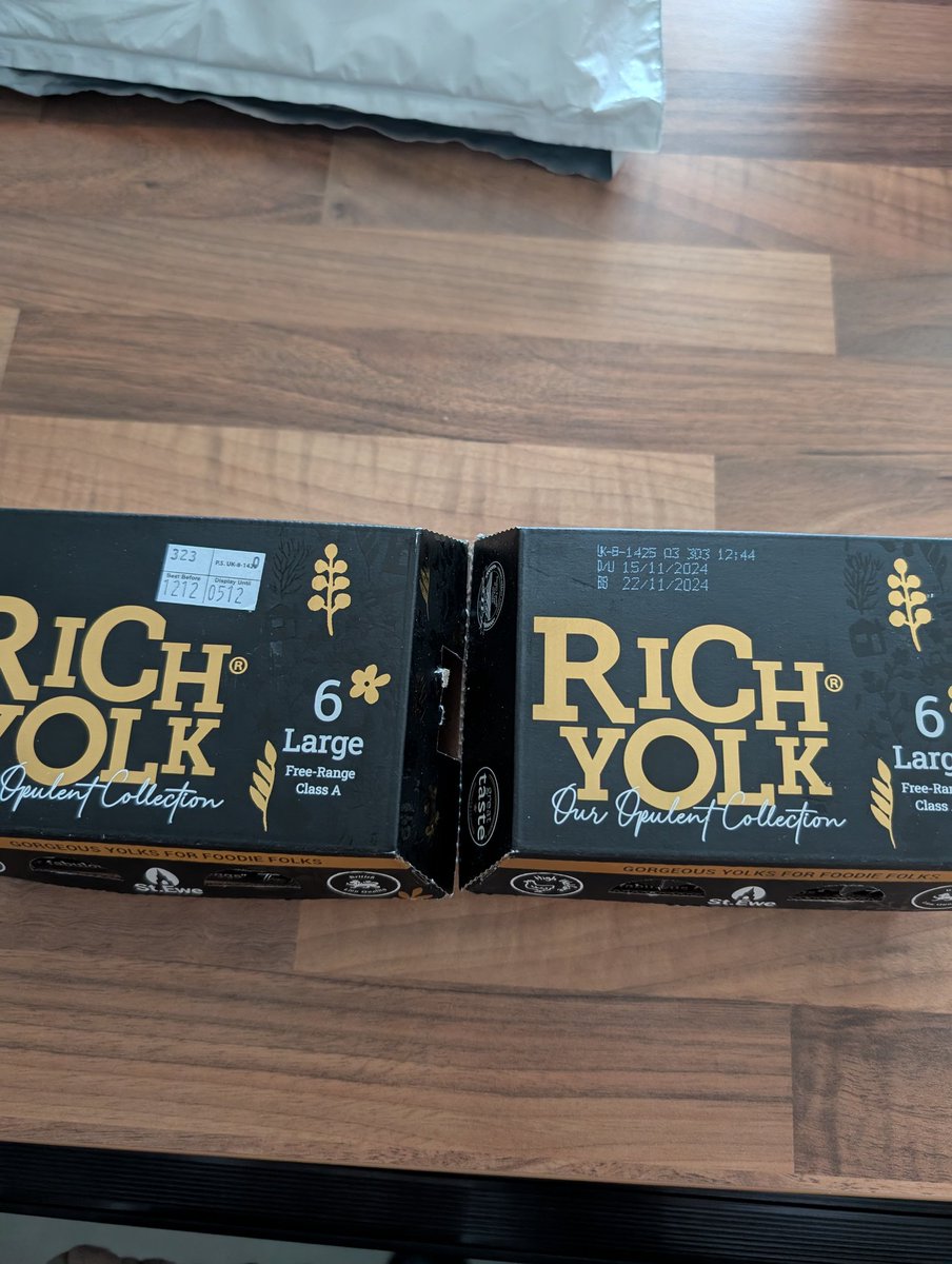 Laura Caroline tweet media