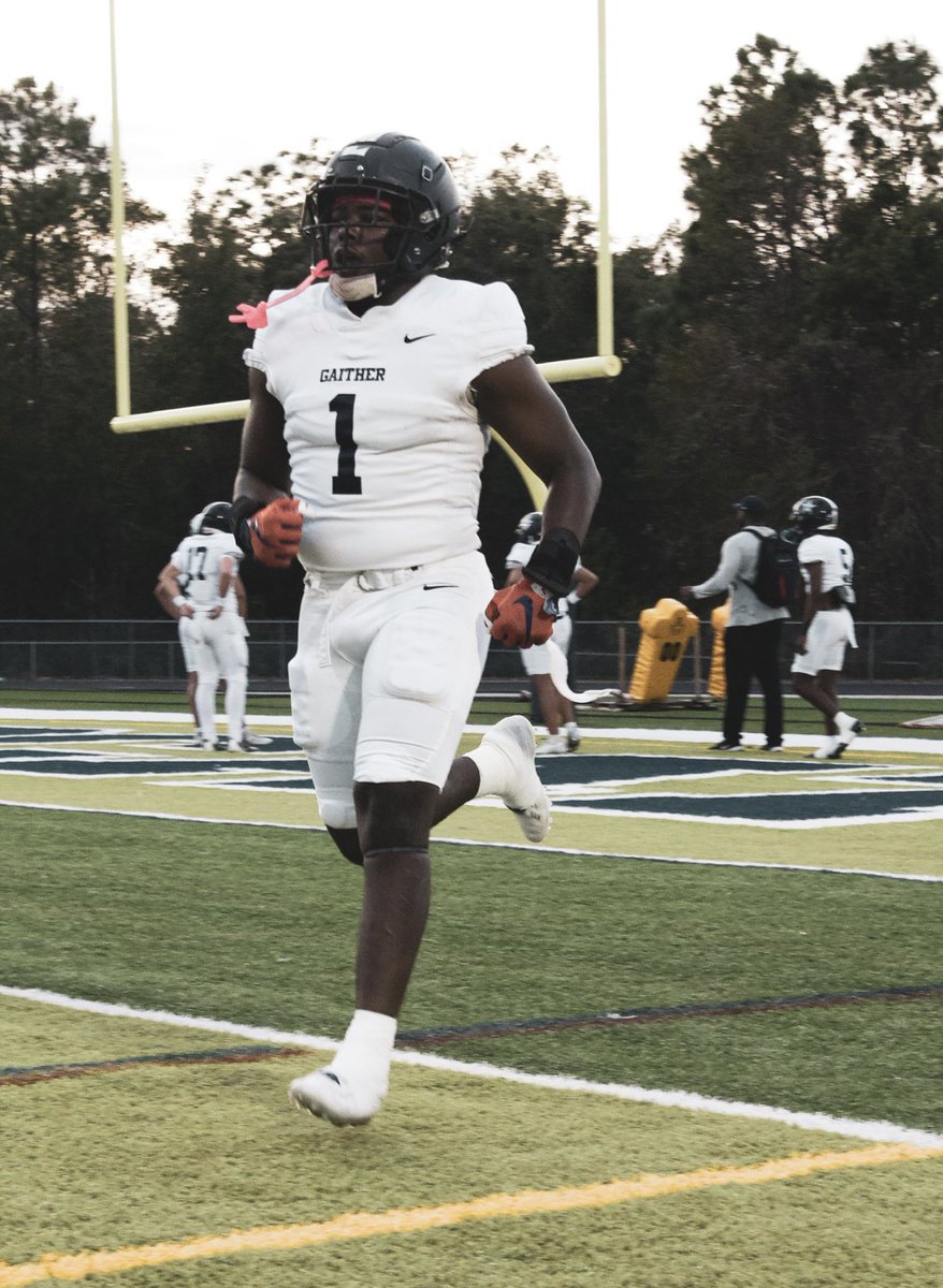 AntonioHenley16's tweet image. Sad to say it's finally over, happy to say I'm on to a bigger chapter in my life I want to thank @GaitherFootbal1 for the amazing 4 years most important I want to thank @Cowboycoach2016 for putting his trust in me &amp;amp; allowing me to lead this team #cowboys4L #1out