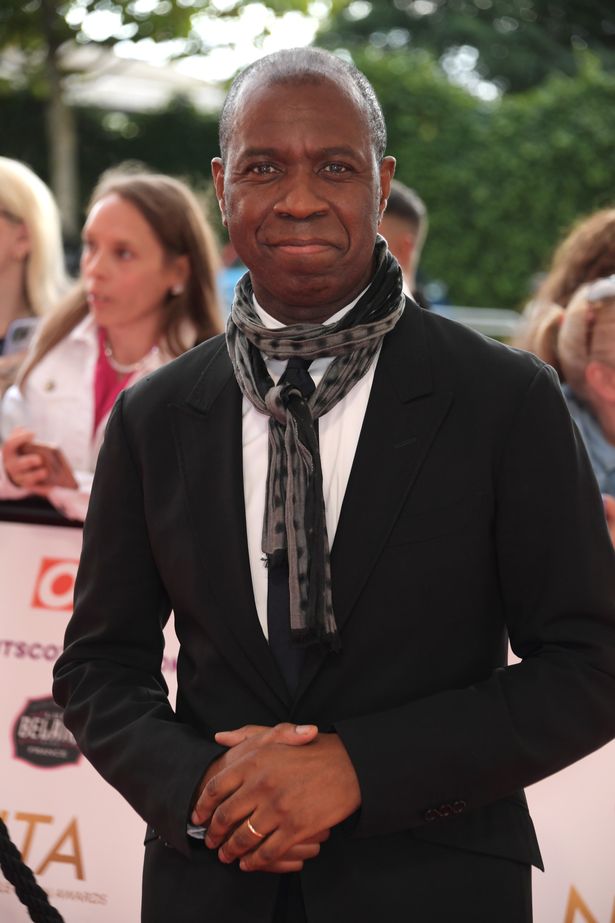 Nite nite all he's  on 2moz  compleet rubbish on 2nite though wendy