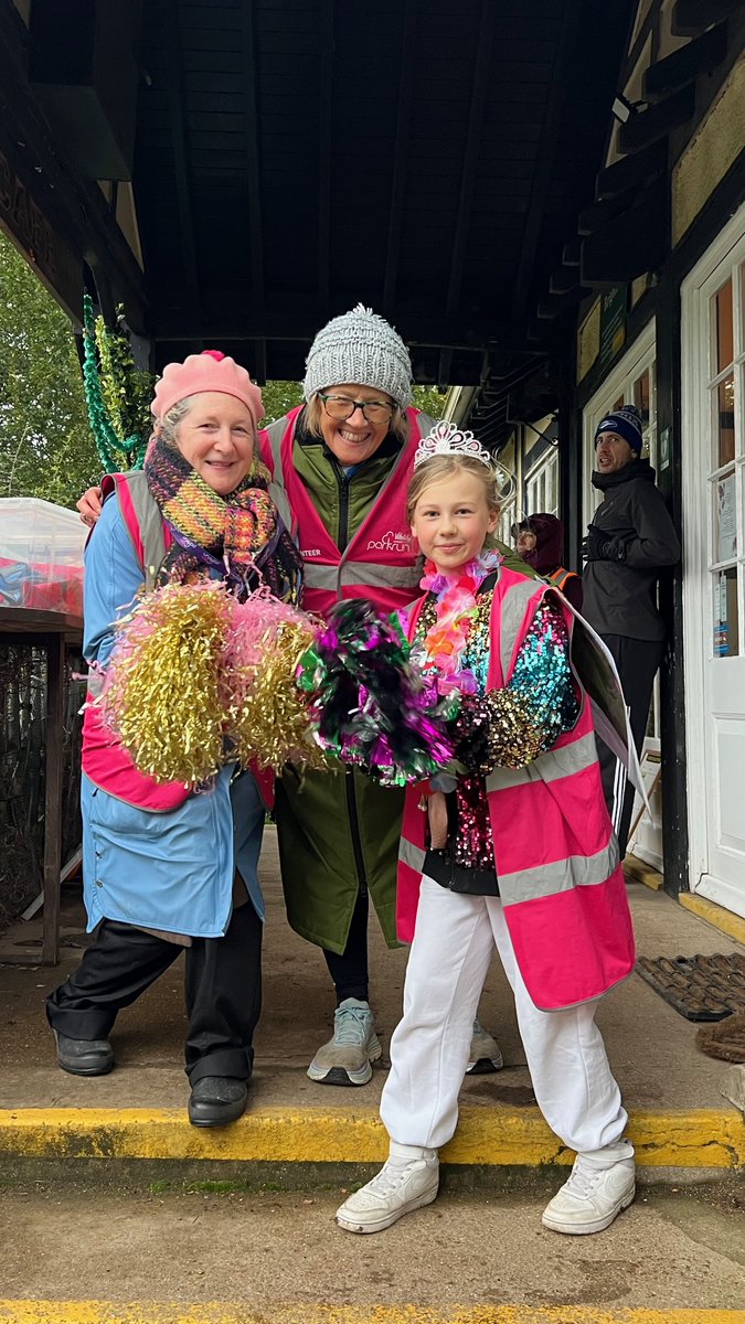 Huge thanks to Penny, Alan and Flo for their lovely ♥️run report - read all about our event powered by Storm Bert and pom-poms 👇

parkrun.org.uk/eastbrighton/n…  #loveparkrun