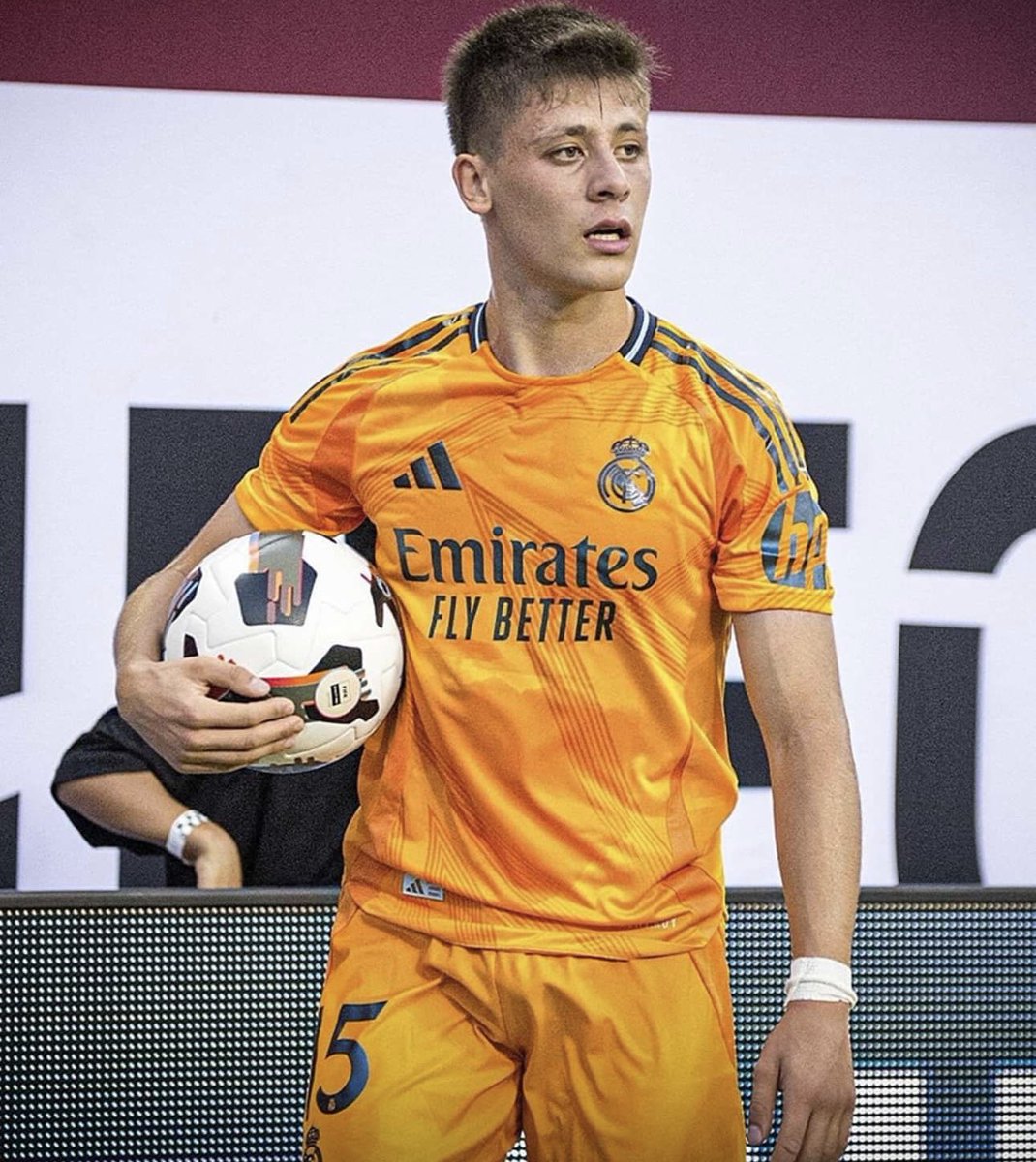 MadridXtra's tweet photo. Arda Güler completed 4/4 dribbles in the first half.

Jude Bellingham completed 4/5 dribbles in the first half.

SHOW! 😮‍💨 https://t.co/6RB7bUnJt3