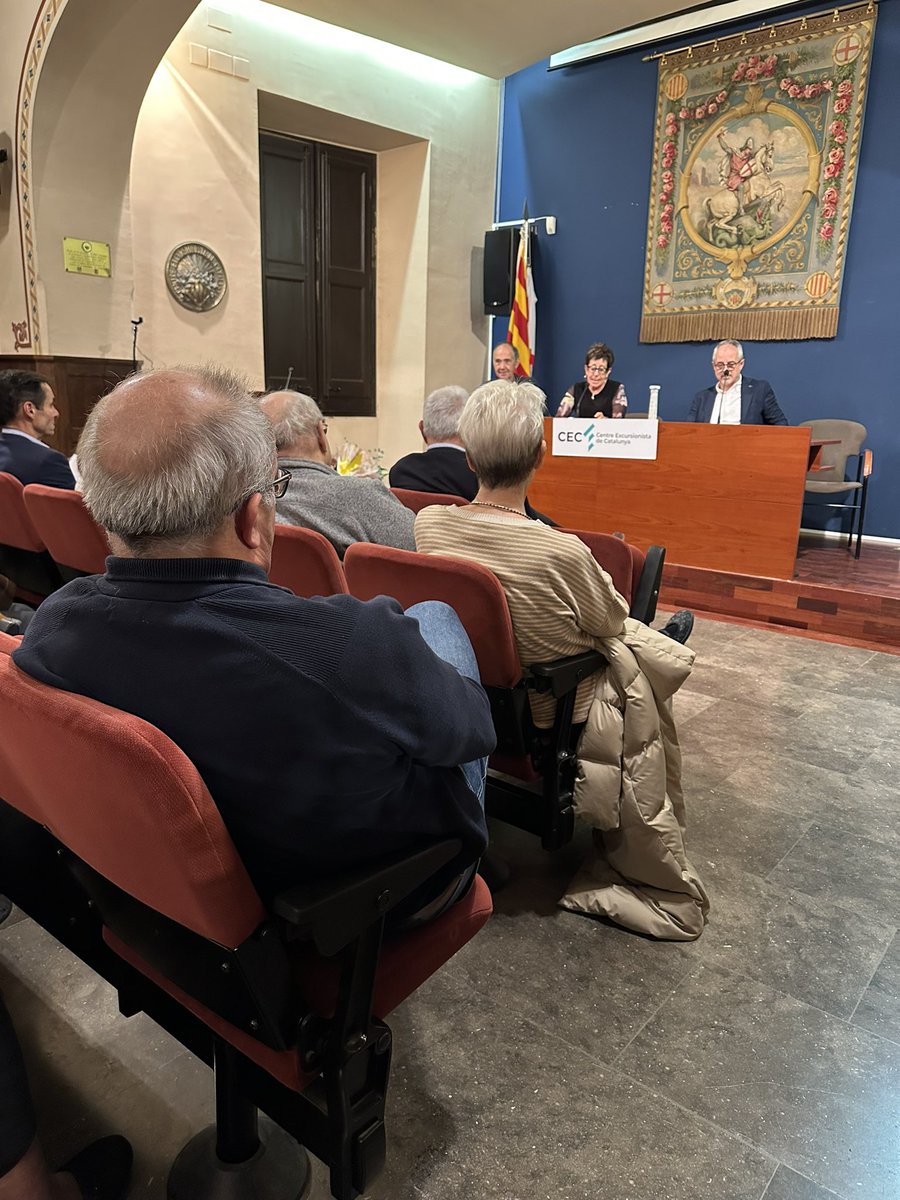 Avui celebrem el 148è aniversari del #CEC, celebrant un acte a la sala d’actes.

Hem fet entrega del premi Columna a Mònica Verge Folia, pionera de l’#alpinisme de casa nostra!

Un merescudíssim reconeixement!

#història #premi