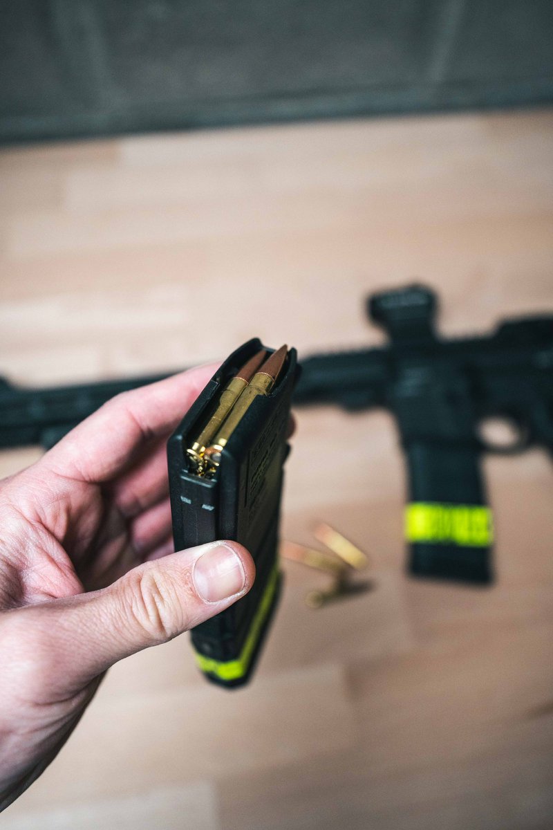 Al fin en mis manos! Mi primer rifle tipo AR-15 😍

Calibre .300 BLK / CMMG RESOLUTE MK4 16.1” 🇺🇸 con algunos accesorios y cargador Magpul limitado a 10 balas.

#CMMGRESOLUTE