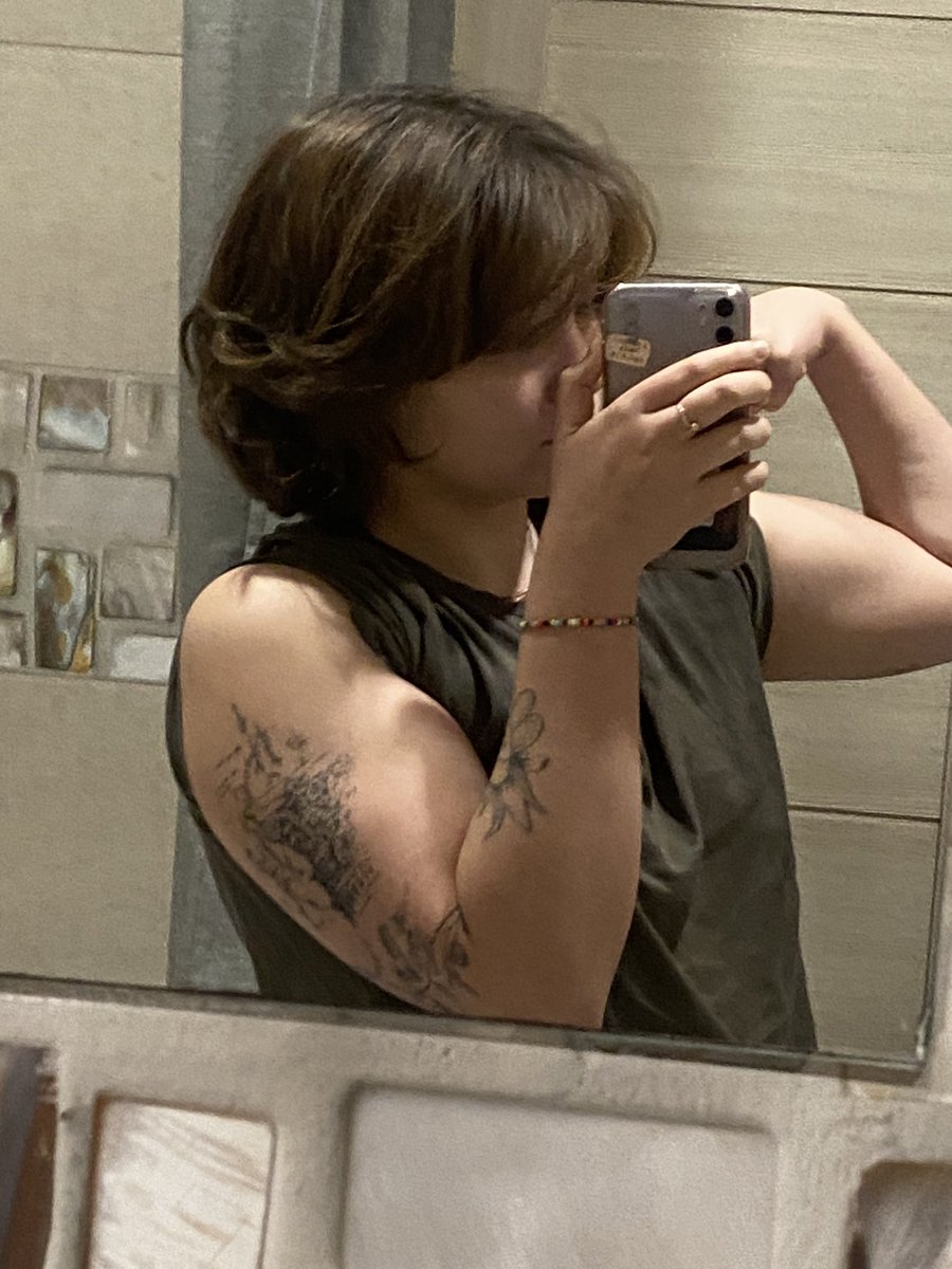 мне неловко выкладывать это в остальные соц сети, поэтому будет тут 🥺