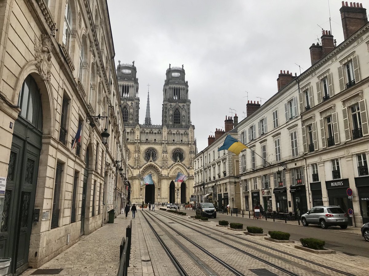 createstreets's tweet image. Dijon is not the only French city that’s been positively transformed by the #TramRenaissance -let’s hear it for Orleans 🇫🇷
