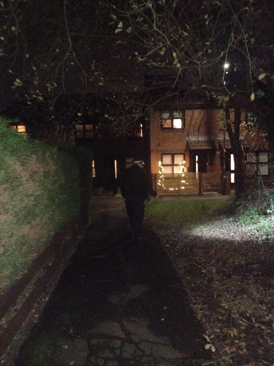 Your local <a href="/MPSEastBarnet/">East Barnet Police</a> officers have been out patrolling today, battling through the strong winds to help keep everyone safe 💨✅

Particular attention was paid to Alexander Close, in response to concerns raised by local residents of ASB and drug use.

#MyLocalMet #StaySafe