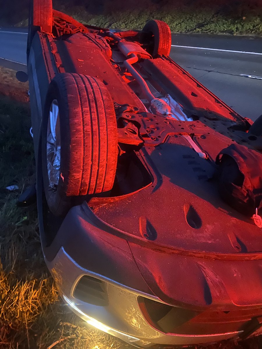 LegendTh3Gr3at's tweet photo. Legend Took A Major Slide This Morning 

Roll 5X then came to a Stop 

Pls drive safe in the Rain 

Thanks to the Ice Plants 🌱 

#God1st #LegendShit https://t.co/juNOJxscwn
