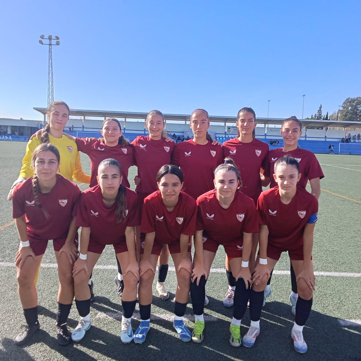 Sevilla FC Femenino (@sevillafc_fem) on Twitter photo CANTERA | Nueva victoria para las cadetes de <a href="/Pinedamister/">Manolo Pineda</a> en otro desplazamiento en la 1ª Andaluza Femenina Cadete:
<a href="/CDGFemenino/">CD Guadalcacin Femenino</a> 0-7 #SevillaFCFem Cadete ⚪️🔴
⚽️ Gisella (2), Sofía, Carlota, Aurora, María Pérez y Carla. 💪🏻
#CanteraSevillaFC CANTERA | Nueva victoria para las cadetes de <a href="/Pinedamister/">Manolo Pineda</a> en otro desplazamiento en la 1ª Andaluza Femenina Cadete:
<a href="/CDGFemenino/">CD Guadalcacin Femenino</a> 0-7 #SevillaFCFem Cadete ⚪️🔴
⚽️ Gisella (2), Sofía, Carlota, Aurora, María Pérez y Carla. 💪🏻
#CanteraSevillaFC