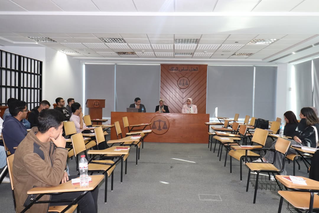 Egy_Competition's tweet photo. من فعاليات المحاضرة التعريفية بنموذج محاكاة جهاز حماية المنافسة ومنع الممارسات الاحتكارية بالأكاديمية العربية للعلوم والتكنولوجيا والنقل البحري (كلية الحقوق)
#Cairo_university #Ainshams_university
#Alex_university
#BUE_university
#newgiza_university
#GUC https://t.co/IB653TZvRs