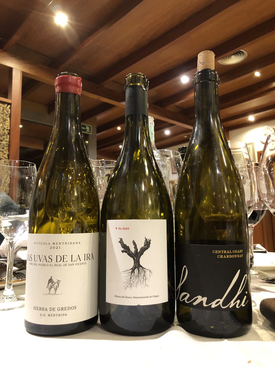 Daniwines86's tweet photo. @canbarris Lugares con encanto para disfrutar de buenos vinos y buena cocina 🍷🍽️

#cargols #campllong #sommelier #sumiller #tastdevins #cataaciegas https://t.co/Q3KbqRt1Mh
