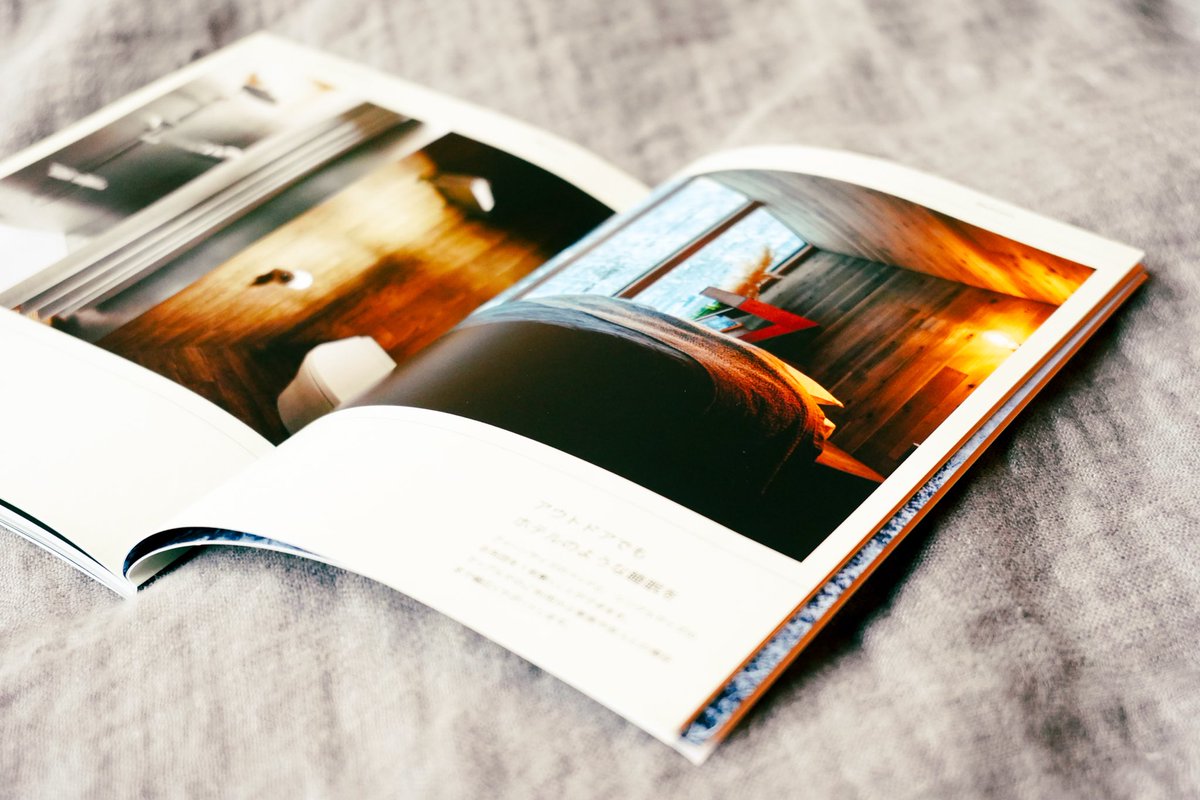 北軽井沢のEarthboatに宿泊してきました。大自然を楽しむための素晴らしいプロダクト。
各地のEarthboatに置かれているパンフレットは、実は妻がデザインを手がけたもの。妻の仕事の成果を身近なところで目にする瞬間は、誇らしい気持ちにさせられます。人々の旅の記憶の一部になってくれたら嬉しいな