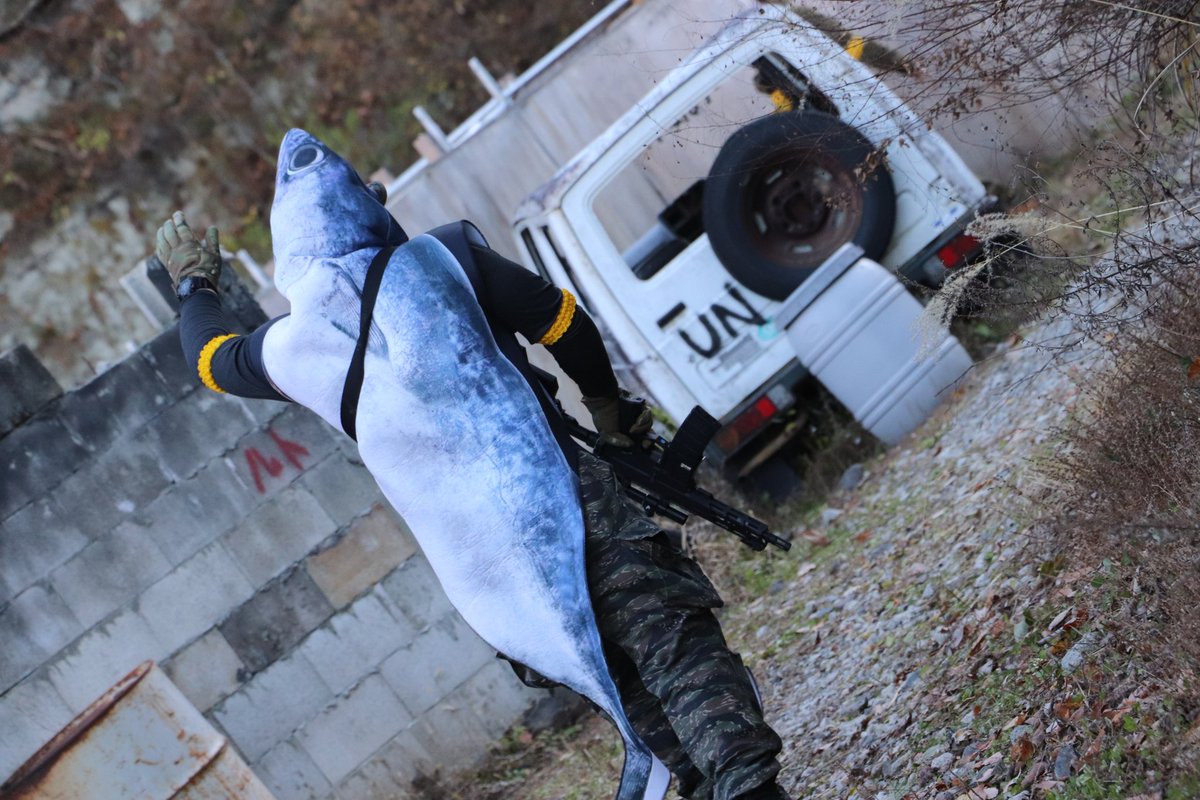 kawashi_mochi's tweet image. サバじゃないよ、マグロだよ。
第２回目は以前にも増してカオスなサバゲー(?)でした。つまりとっても楽しかった。
午前中弓引き過ぎて恐らく明日は筋肉痛だわ。
#恥外法権