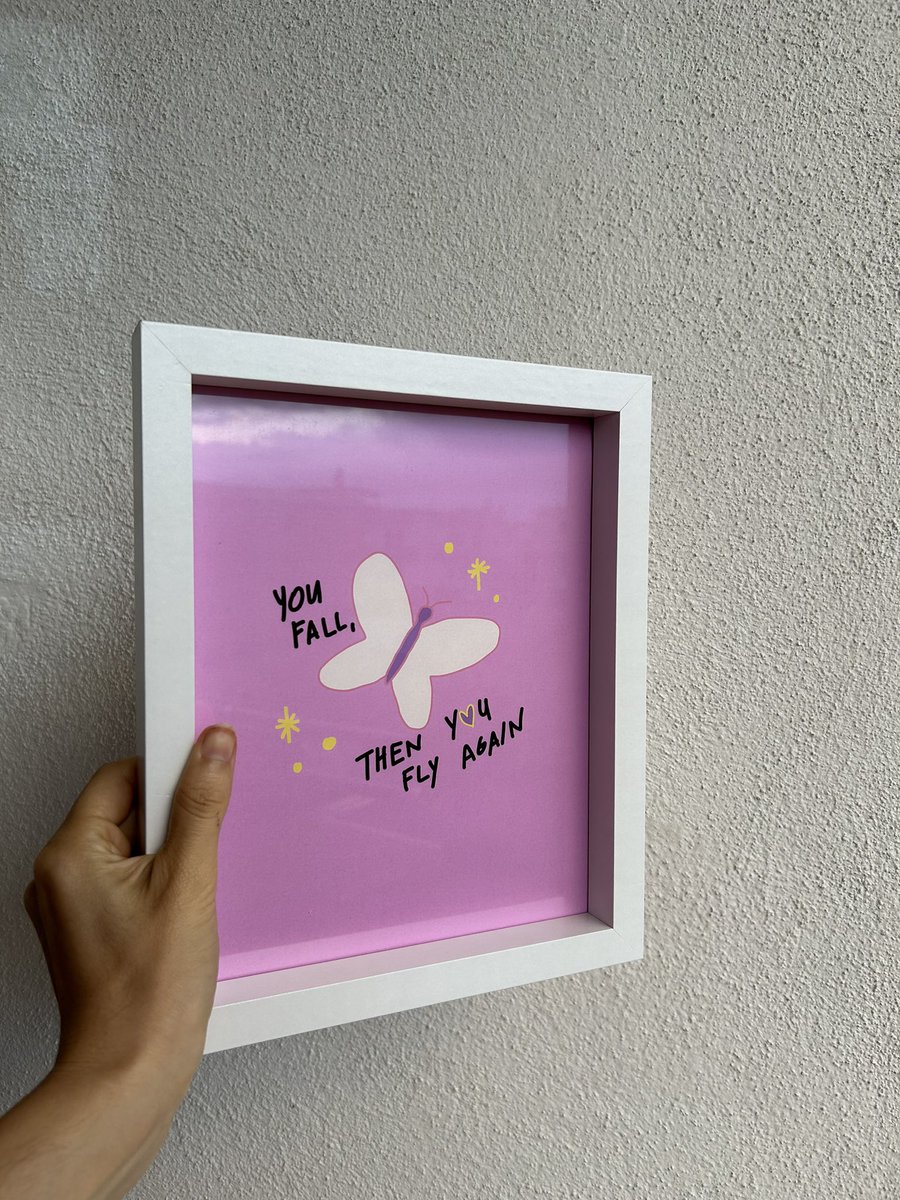 CHAVNEL95's tweet photo. Ciao a tutti, 
ho da poco aperto il mio shop online di stampe e quadri che realizzo personalmente. 
Se vi va di dare un’occhiata o seguirmi su ig ne sarei felicissima.

ps. faccio anche disegni personalizzati ispirandomi alle vostre foto

ig: https://t.co/L0r7ki3P3T https://t.co/AQrz5aUjZz