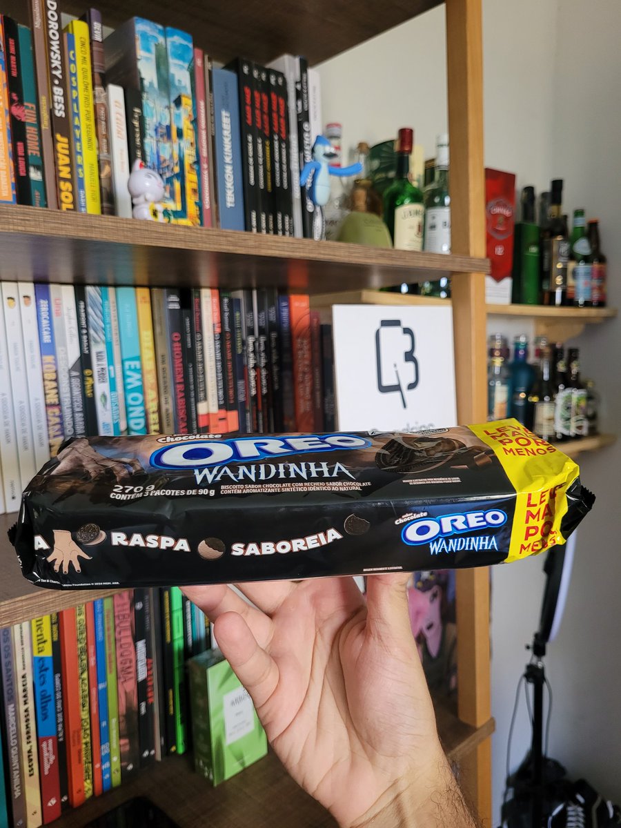 GugaFernandz's tweet photo. Oreo mirou na Wandinha e acertou no André Fernandes. https://t.co/ipGt4qr1yp
