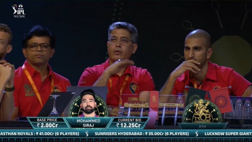 YashahTrends's tweet photo. 11+ crores for Ishan Kishan❌
11+ crores for Overseas keeper ✅

Rcb management for you 🤡

#IPLAuction2025 https://t.co/yUnCbiBaET