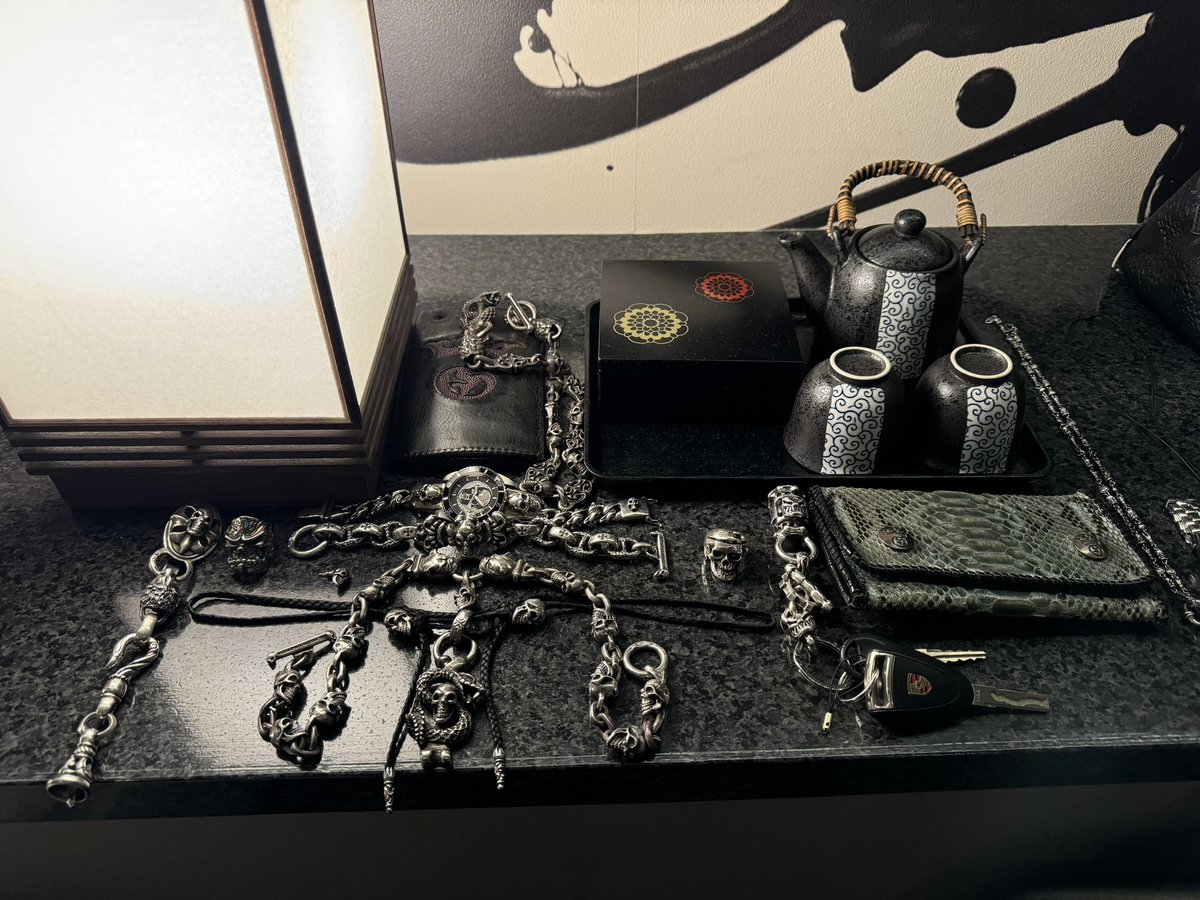 なんかお店みたい

#シルバーアクセサリー
#骨
#ガボラトリー
#ガボール