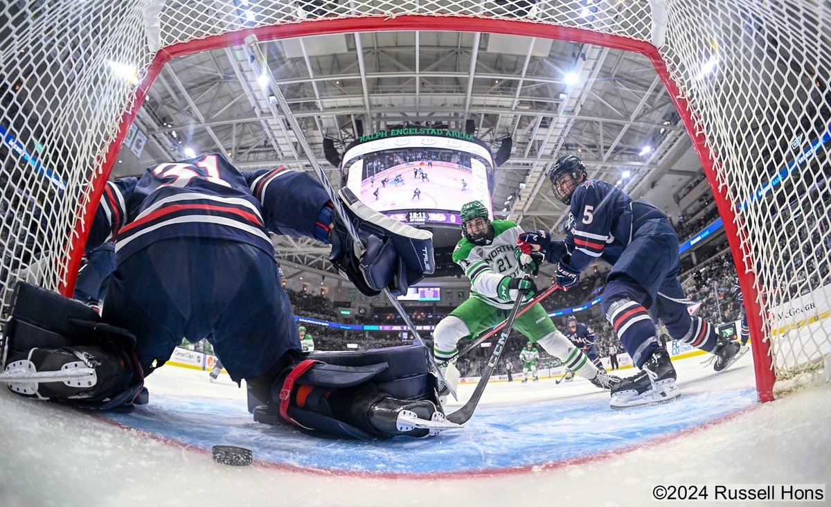 russhons's tweet photo. Another close game Saturday night. @UNDmhockey defeats Robert Morris 1-0 at the Ralph! Here are a few of my photos. #UNDproud https://t.co/ODQiUqDmzW