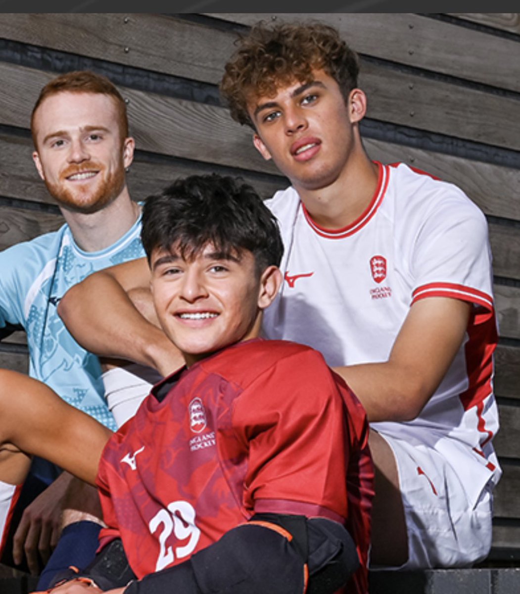 ExeterUniHC's tweet image. Jonny sees Green for hitting the ball away but it’s ok because he’s the face of England Hockey

#coolguy #jonnyscoredthewinner