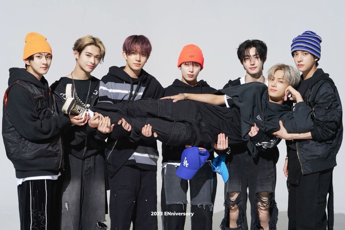 nksunbaem's tweet photo. ENHYPEN FAMILY PHOTO FOR ENNIVERSARY 💌

1st 2021  2nd 2022
3rd 2023 4th 2024 https://t.co/qhU9wUxRIV