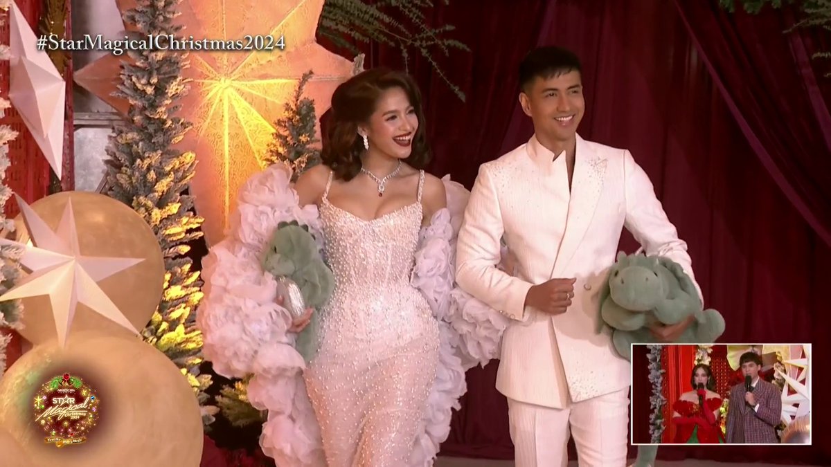 ABSCBN's tweet photo. RK Bagatsing and Jane Oineza radiate pure love at the #StarMagicalChristmas2024 white carpet, dressed in dazzling white!

Catch the magic of #StarMagicalChristmas2024 LIVE: https://t.co/G5UiXpiH4U https://t.co/Zk2iZPBb5S