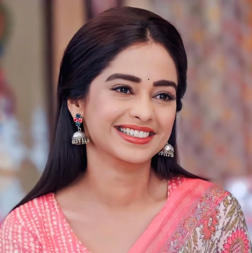 sunshinexvibe's tweet photo. Her million dollars vali smile has my whole heart🫶🏻🧿
Missing her!!! 😭

#Prachi #Mugdhachaphekar #Kumkumbhagya #Pranbir https://t.co/bQQkOuN5jC