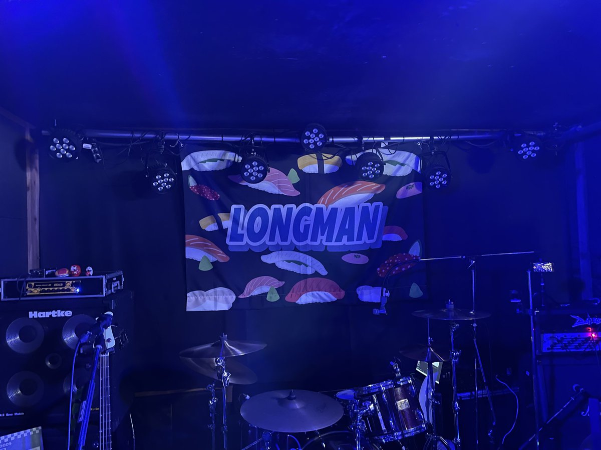 YakisabaT's tweet photo. 2ビート寿司
楽しすぎてあっという間に終わってしまった。
LONGMANはもとより、EGG BRAINもノリノリでハマりそう😁
ショートコントはまぁまぁやったけど、新しいライブ友達もできたし、帰りのセブンで偶然EGG BRAINに遭遇してまた会いに行きますって言えたので
今年の出来事NO.3には入るいい日やった https://t.co/qX0KcgtT0S