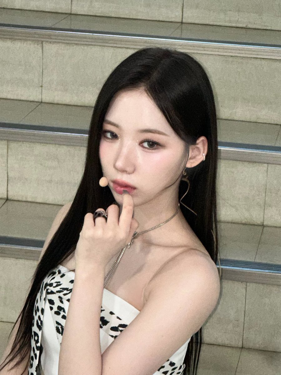 [#혜주] 

2주차 끝🤍 클리키 고마워🐾

#CLASSy #클라씨
#HYEJU