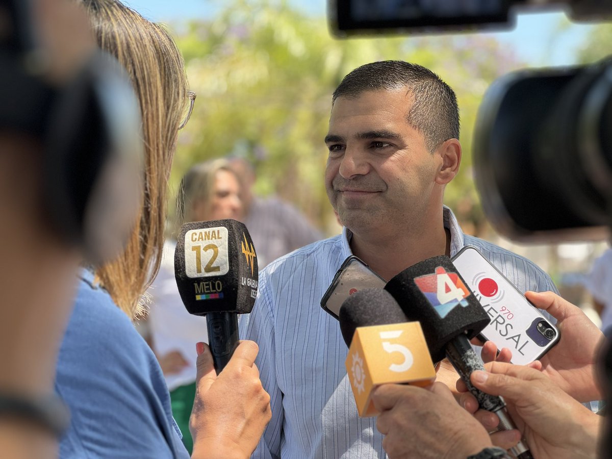 Con Laura y los niños y con mucha alegría disfrutando de esta nueva instancia electoral. Una fiesta de la Democracia en la que el pueblo libremente elige a quienes guiarán al país en los próximos 5 años.