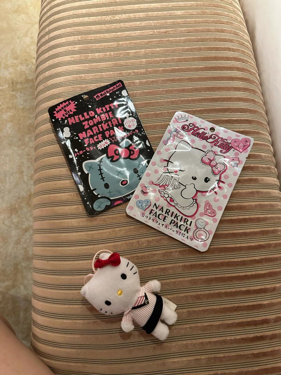 dsfdgdfdff's tweet image. Apply the mask, close your eyes, and let fatigue and stress slowly dissolve in this gentle tranquility