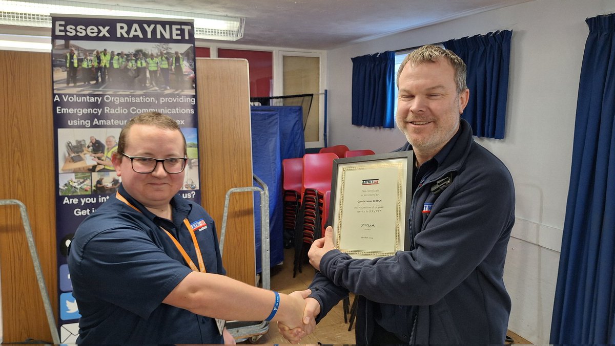 Gareth  2E0PSN, received his Long Service Certificate from Jason, 2E0XTA at the groups Training Day in Danbury.  Well done Gareth. essexraynet.co.uk <a href="/RAYNET_UK/">RAYNET_UK</a> <a href="/theRSGB/">RSGB</a> <a href="/PreparedInEssex/">Prepared In Essex</a>