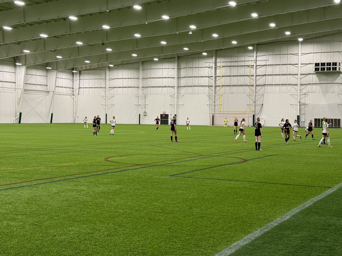 Sporting Queen City G09 battles MFA Revolution GR 09G Elite at the Indy College Showcase this morning. Good luck girls!!!