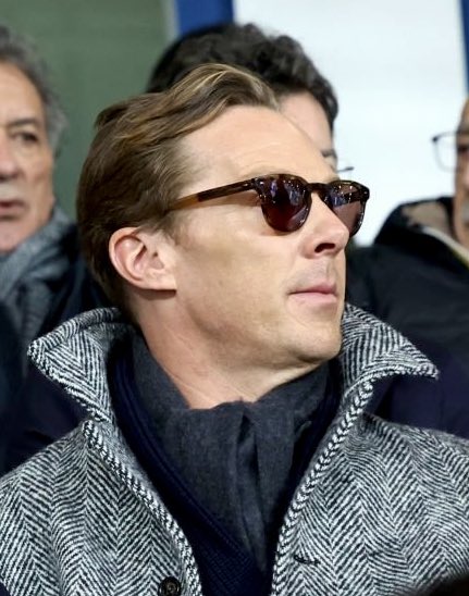 benedict is so fine like overly gorgeous and for what?? no literally what is he filming i need it