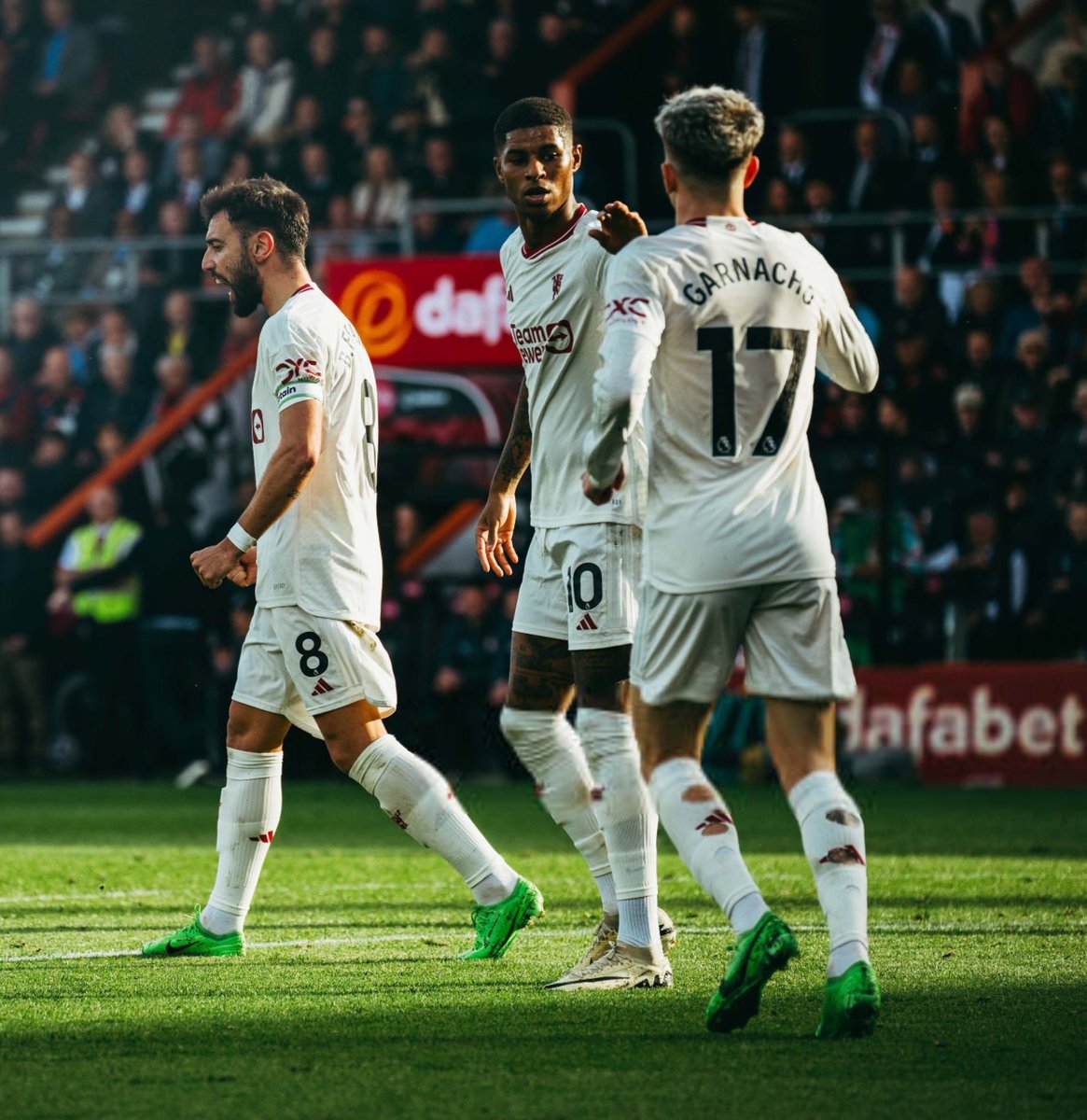 🚨🚨 BREAKING!!

The Manchester United front 3 in the new 3-4-3 system vs Ipswich today:

Marcus Rashford
Alejandro Garnacho
Bruno Fernandes

#MUFC [@AmorimBalll_]