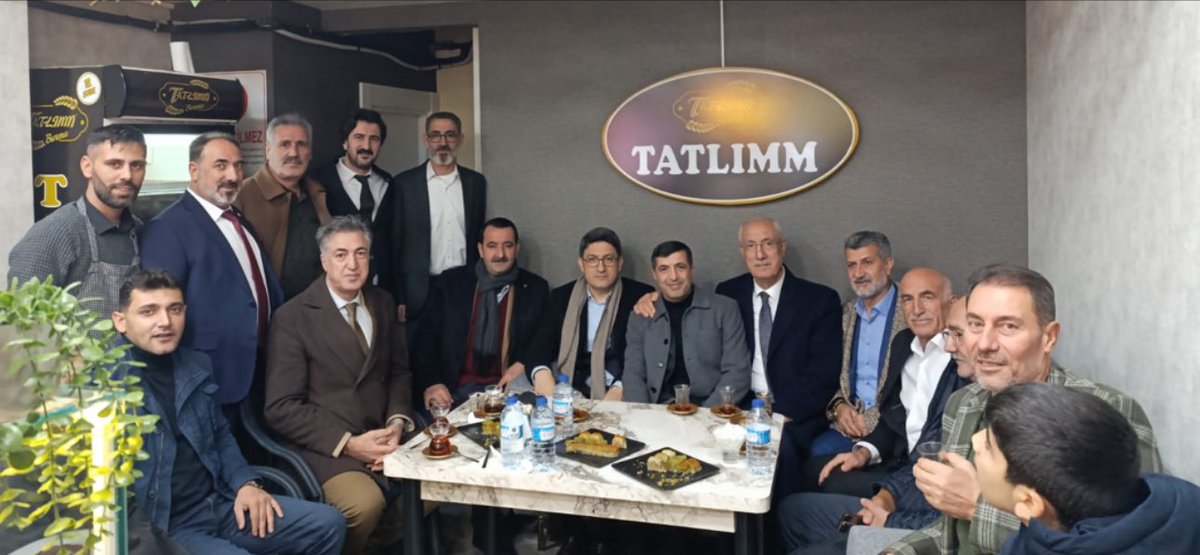 Cemalkocakelci's tweet photo. Milletvekillerimiz Sn.@FeyziBerdibek1 Bey ile Sn.@Korkutata_Zeki Bey''in katılımları ile damaklara hitabı ile sektöründe aranan marka olan #TATLIMM Firmamızın 16. Şebesinin açılışını gerçekleştirdik.

Hayırlı olsun. Bereketli kazançlar temennisi ile daha nice şubelere inşallah. https://t.co/isgnjWrLEx