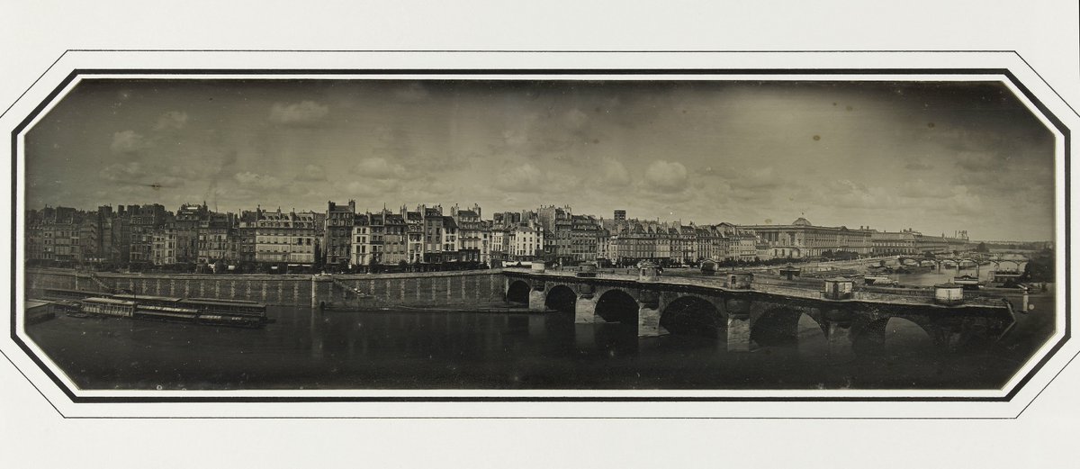 L’ŒUVRE DE LA SEMAINE

Cette vue panoramique du Pont-Neuf est réalisée entre 1845 et 1850 grâce au premier procédé de #photographie révélé en France : le daguerréotype. D’une très grande qualité d’exécution, elle donne à voir un ciel nuageux, ce qui est une prouesse technique.