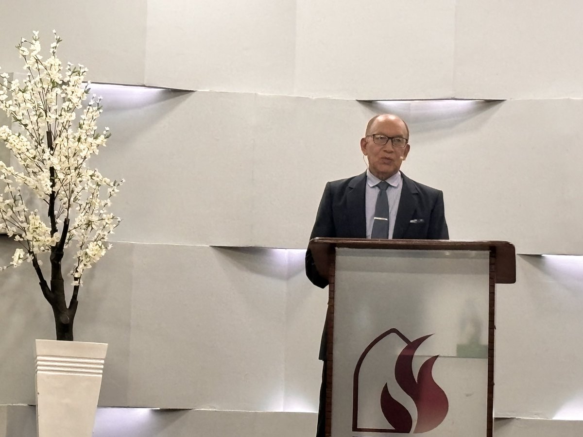 IEMColinas's tweet photo. Dios quiere servidores. Pastor Frank González https://t.co/TGjWw8uz4n