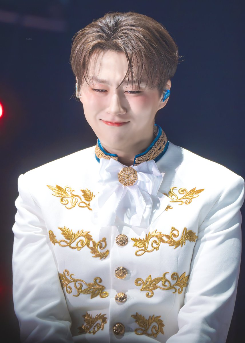 karye_314's tweet photo. 아니 난 아직도 가끔 이 둘이 동일인이라는것에 인지부조화가 옴 https://t.co/F3hirWrTRL
