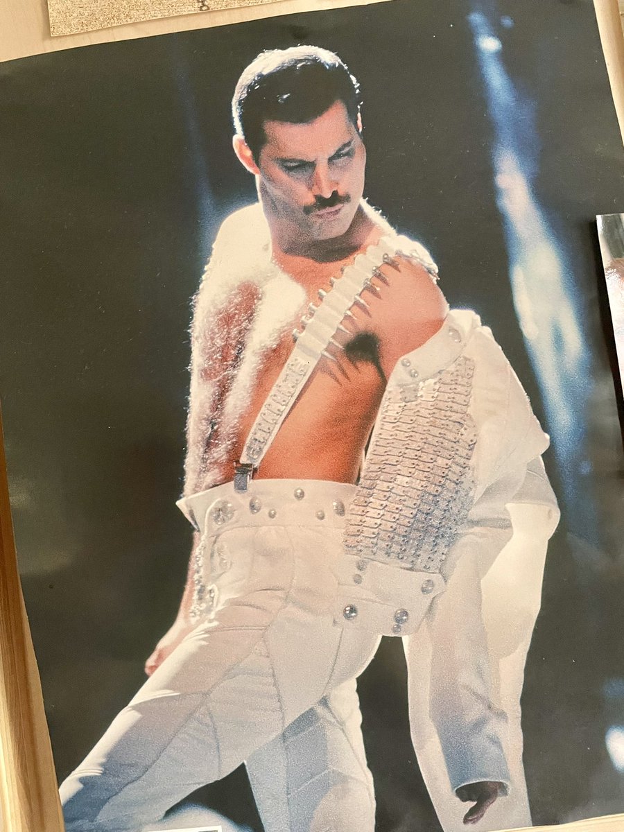 Janine Jury tweet media