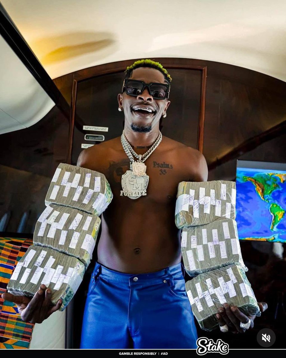 How much is Shatta Wale holding ? I want to check something