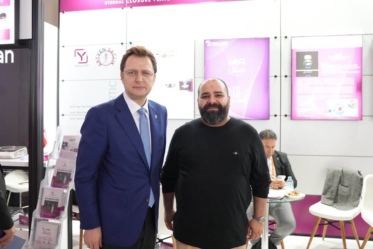 DrYerebakan's tweet photo. #TKDCD Kongrenin fuar alanında hem yerli hem yabancı şirketlerin stantlarını ziyaret etme fırsatı buldum. https://t.co/LFcoWcUWNt