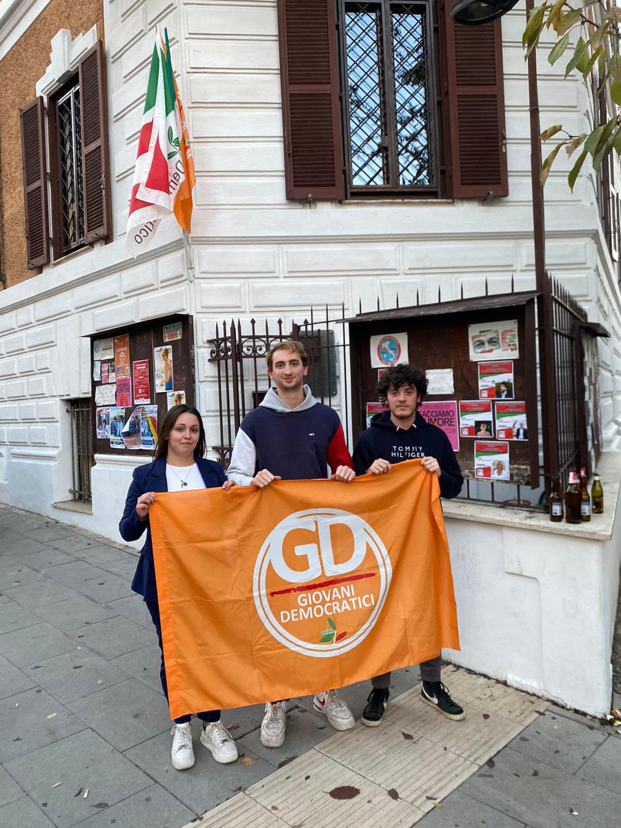 IL SOLE DELLA NOSTRA COMUNITÀ SPLENDE SU SAPIENZA

La #sinistra torna al #governo di #Sapienza .
Un risultato incredibile e impensabile, una vittoria che ci ha fatto commuovere, abbracciare, piangere.

➡️ facebook.com/share/p/18yhpN…?