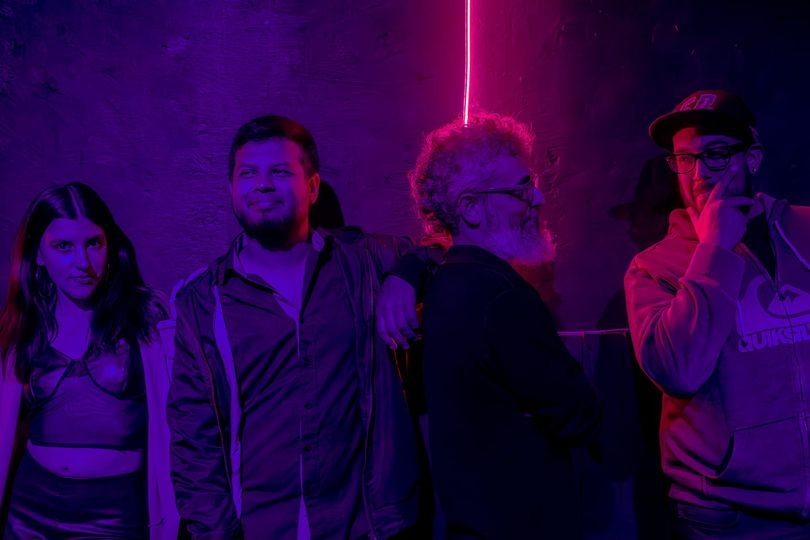 #DalePlay 

Imagenes Oníricas es una de las canciones que trae Orsai Pt. 2, el segundo EP de <a href="/ciudadorsai17/">CIUDAD ORSΛI</a>. Esta canción fluye en un melancólico punk rock.
Chequéala cliqueando este link: youtube.com/watch?v=mqdvA-…