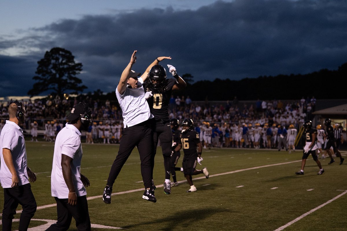 JoshuaSmith1300's tweet photo. @Senator_Pride Thank you for giving me the best 2 years of my life. I hate that it came to an end but I’m forever grateful for all the memories. https://t.co/MlX3Y84LSy